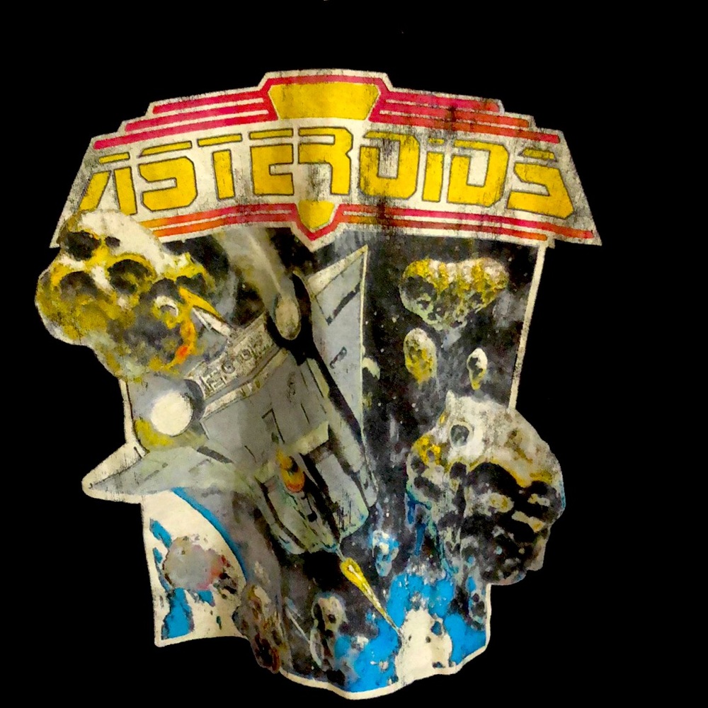 Throwback graphics tee